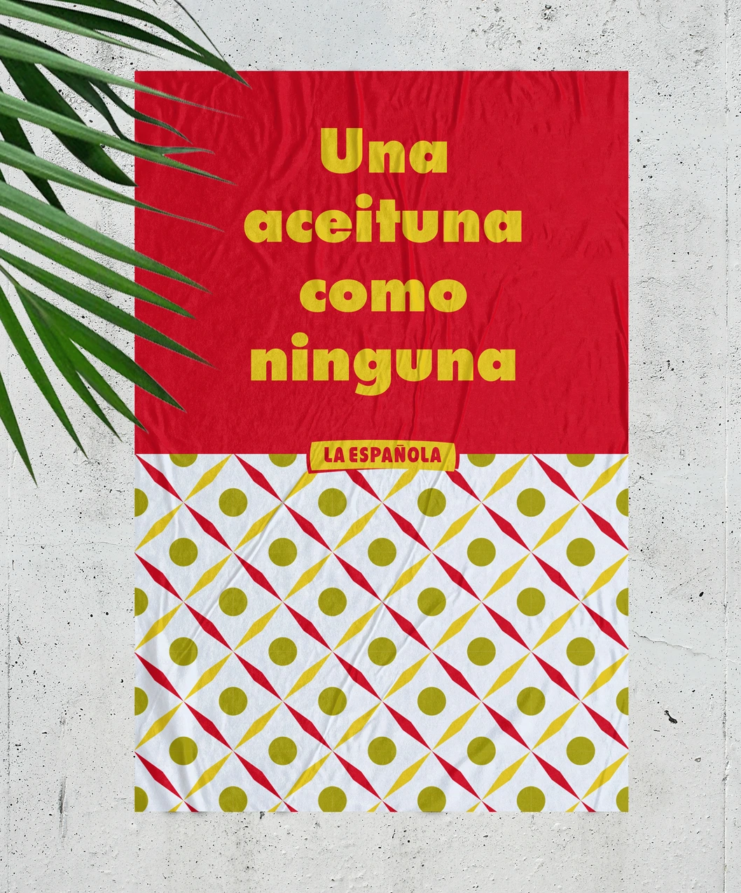 Una aceituna como ninguna · poster on concrete wall